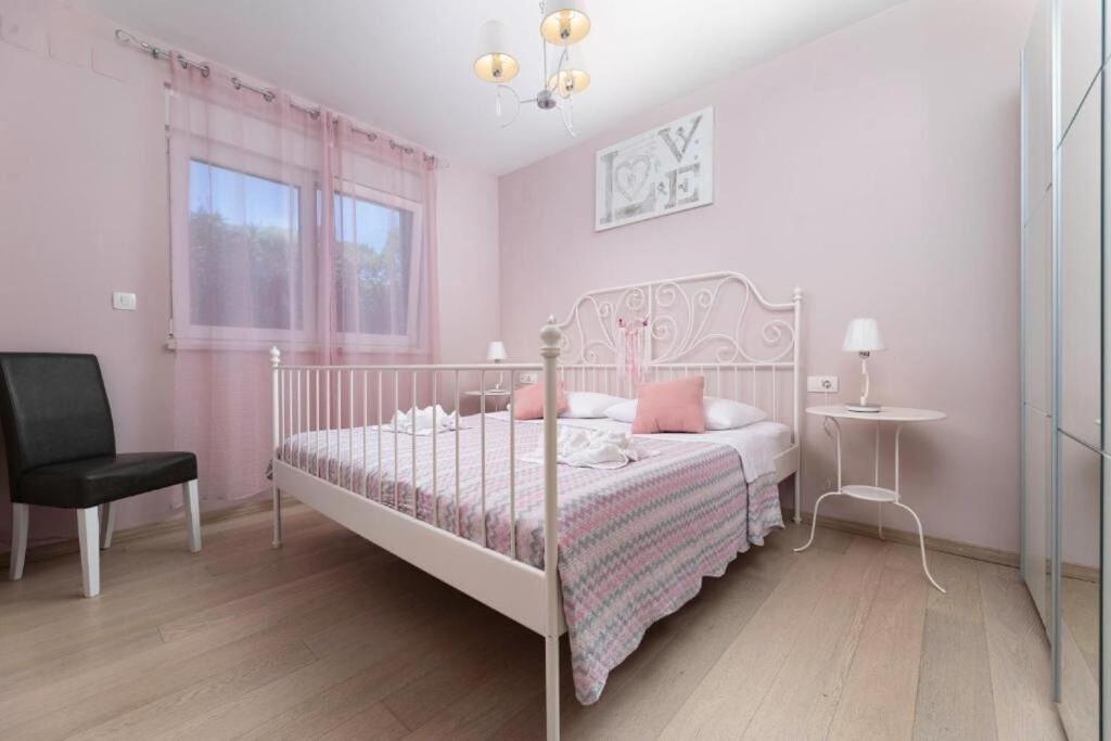 Apartments Marina Малинська Екстер'єр фото