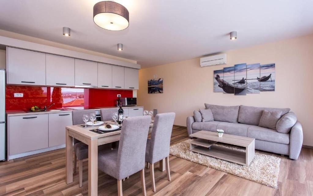 Apartments Marina Малинська Екстер'єр фото