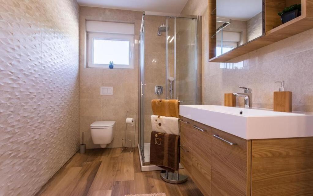 Apartments Marina Малинська Екстер'єр фото