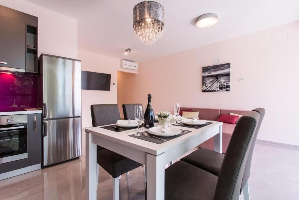 Apartments Marina Малинська Екстер'єр фото